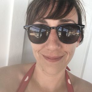 Meet your Posher, Elizabeth